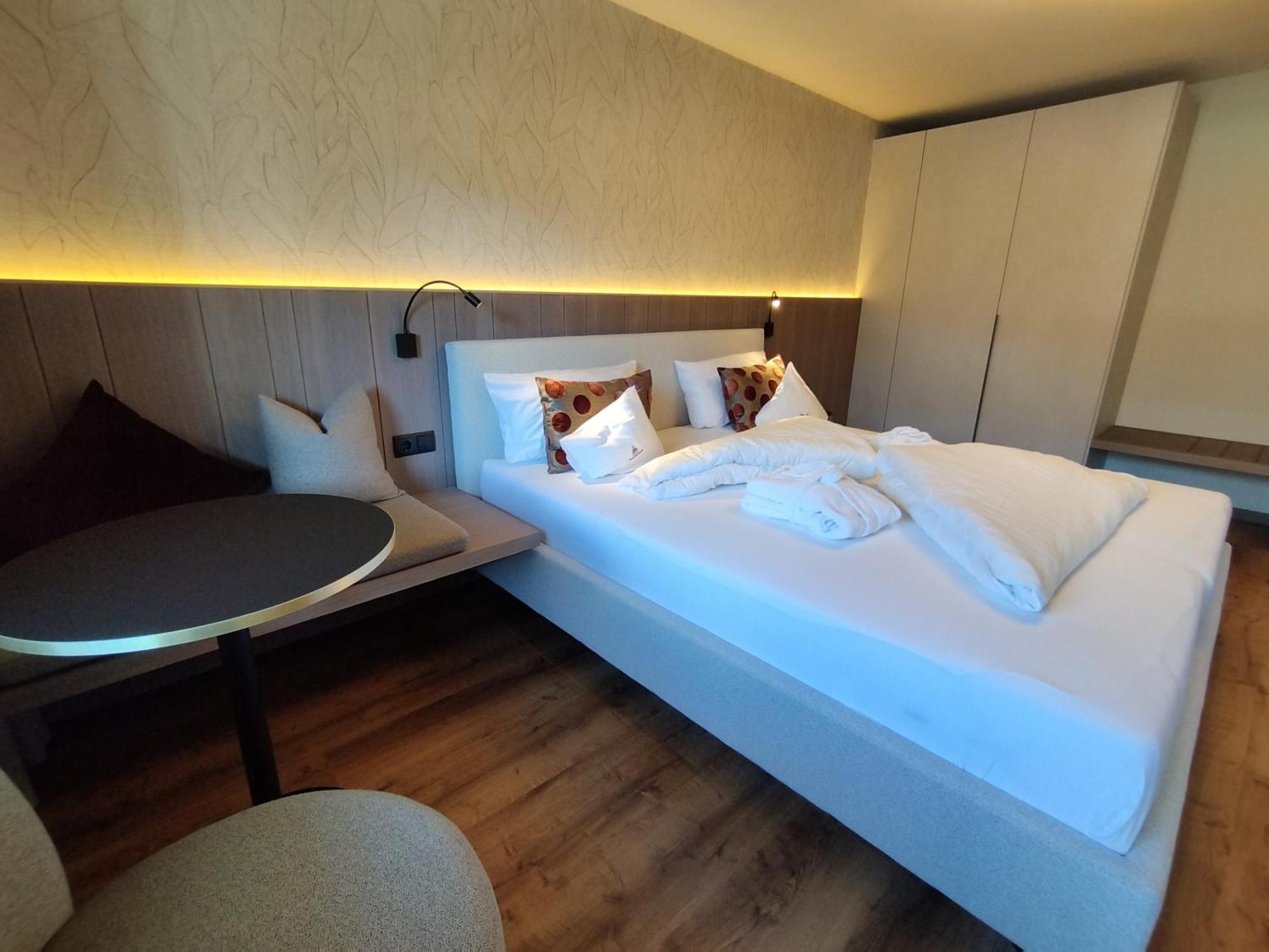 Junior Suite,1646335003:JPEG
